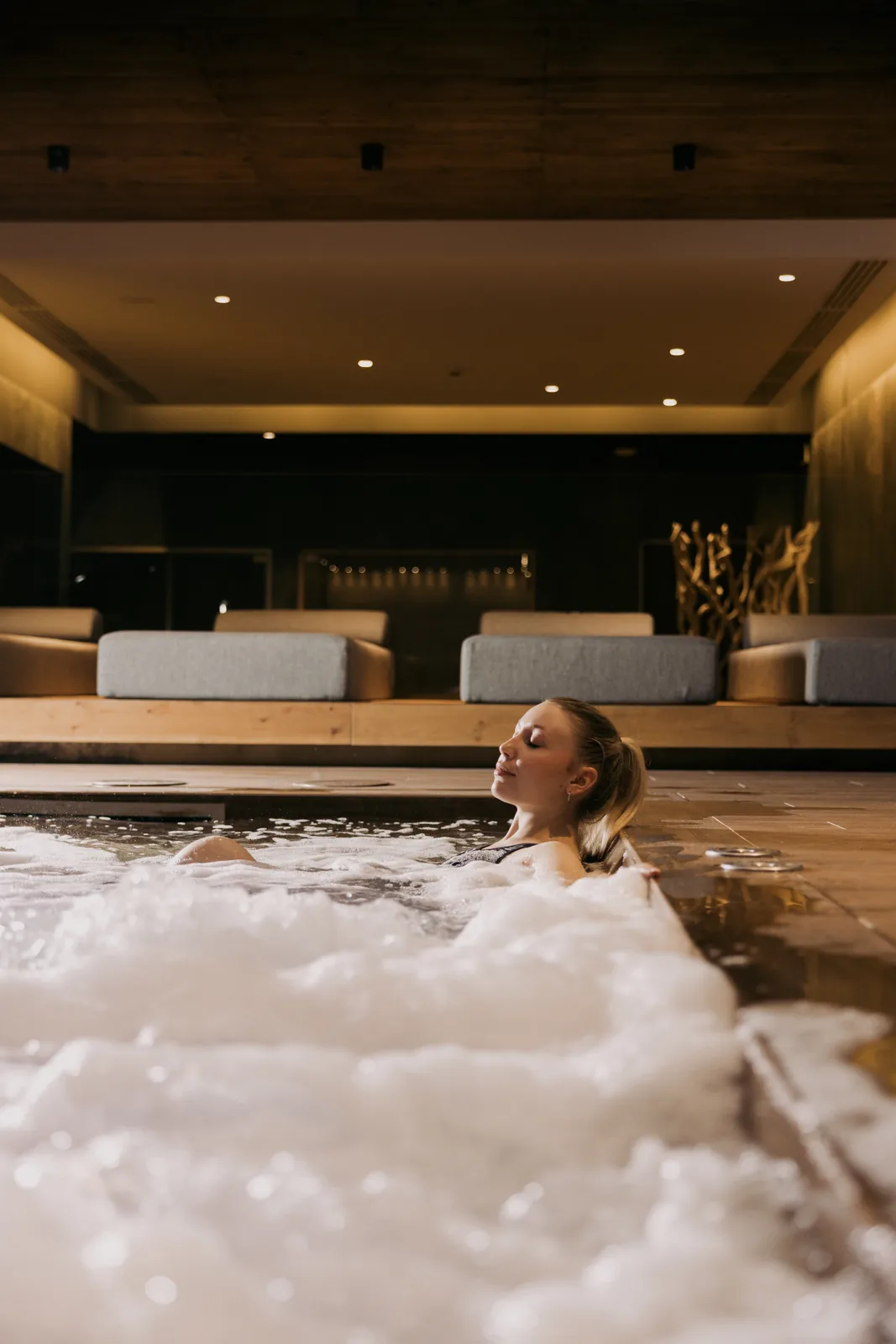 La vasca effervescente della spa Tibi